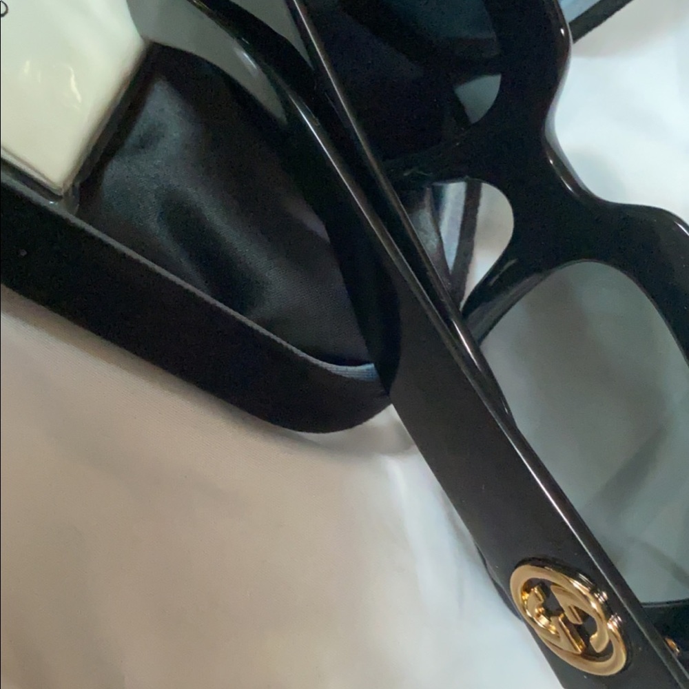 Gucci Eyewear View 2
